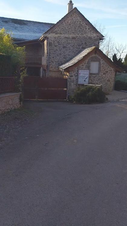 La Cabane Des Colibris Rieupeyroux  Extérieur photo